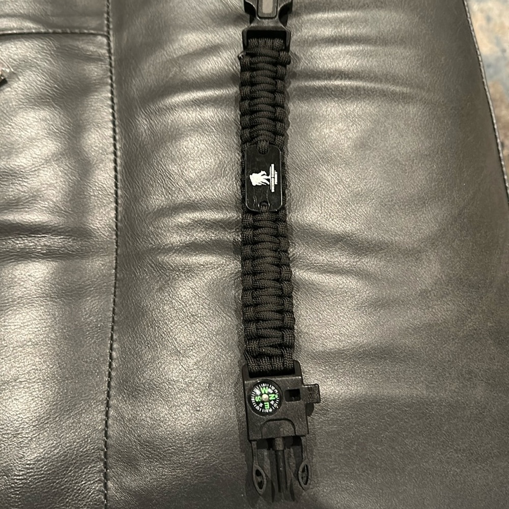 Wounded Warrior * Survivor Paracord Bracelet With Compass